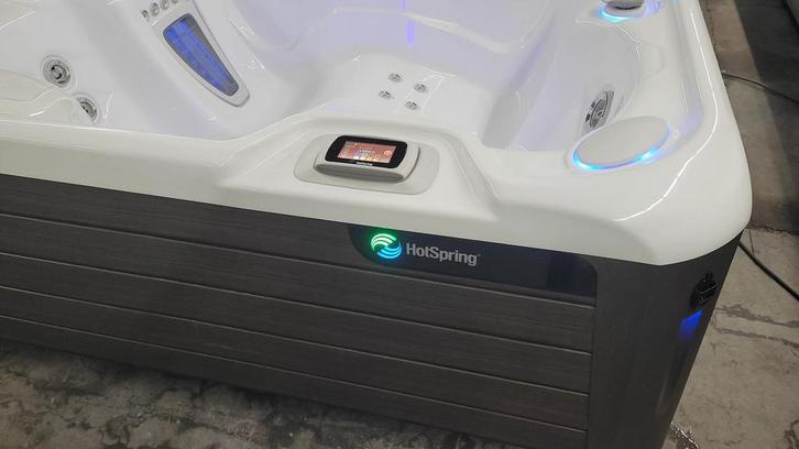 Jacuzzi Hotspring avec jet setter, Jardin & Terrasse, Accessoires de piscine, Comme neuf, Filtre, Enlèvement ou Envoi