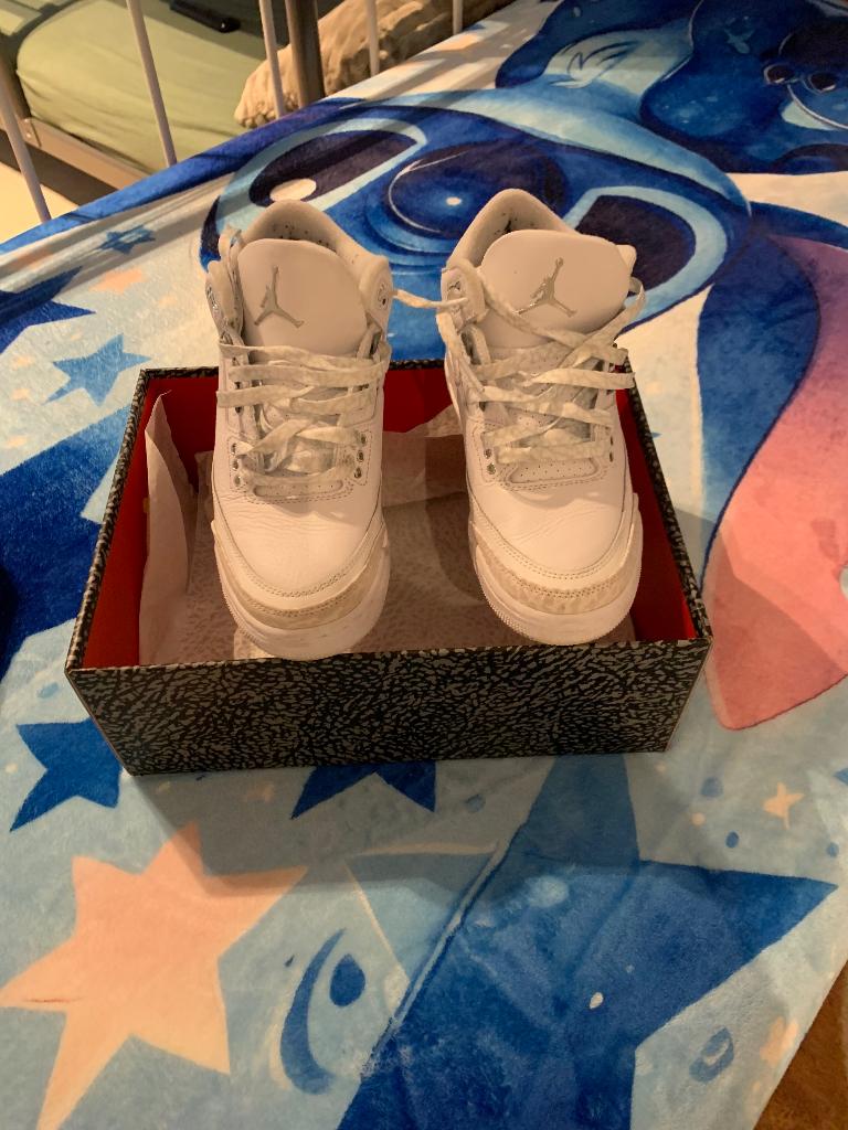 Jordan schoenen  nog nieuw in de doos maat 36.5, Ophalen, Wit, Nike Jordan, Nieuw