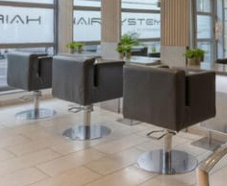 Fauteuils de coiffeur, éviers et caisse, Services & Professionnels