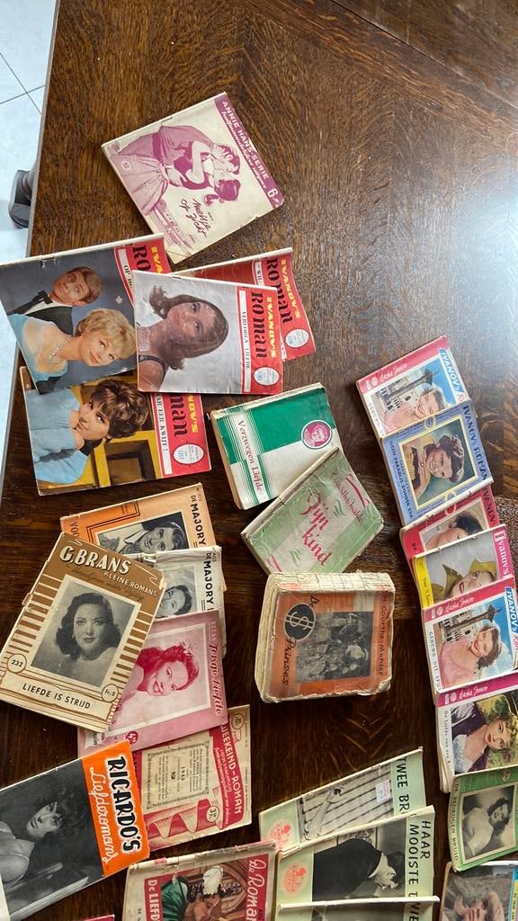 Lot liefdesromans jaren ‘40-‘50-‘60 - Ivanov’s en ander, Ophalen of Verzenden, Gelezen