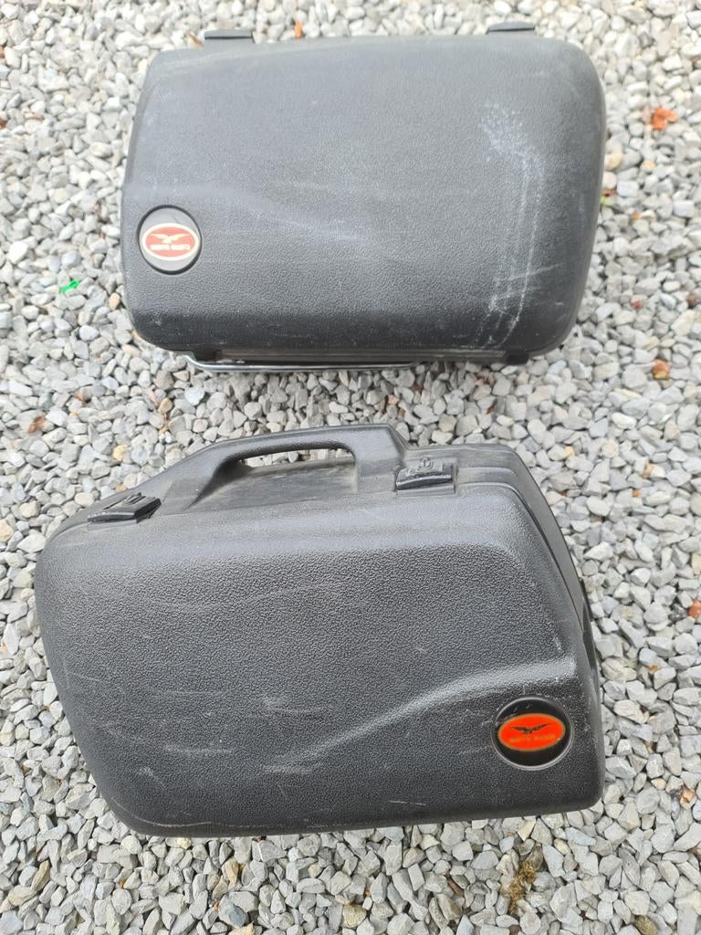 Valises moto guzzi california 3, Motos, Accessoires | Valises & Sacs