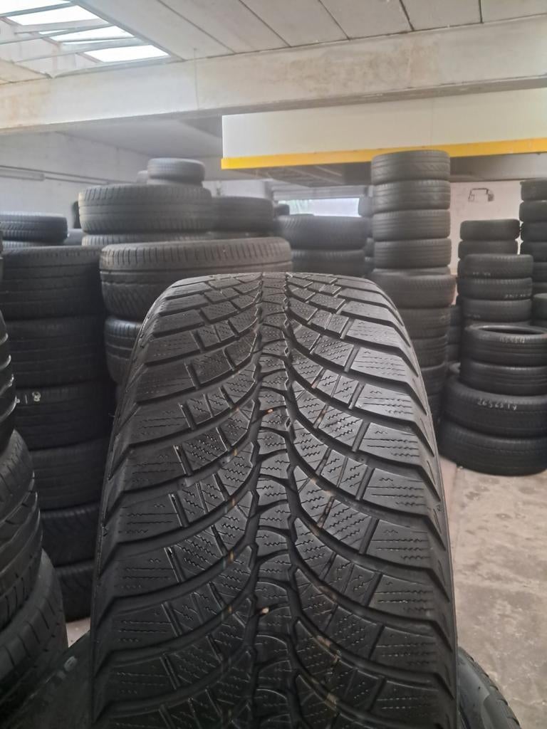 24540r19 245 40 r19 245/40/r19 KUMHO Hiver avec montage, Ophalen of Verzenden