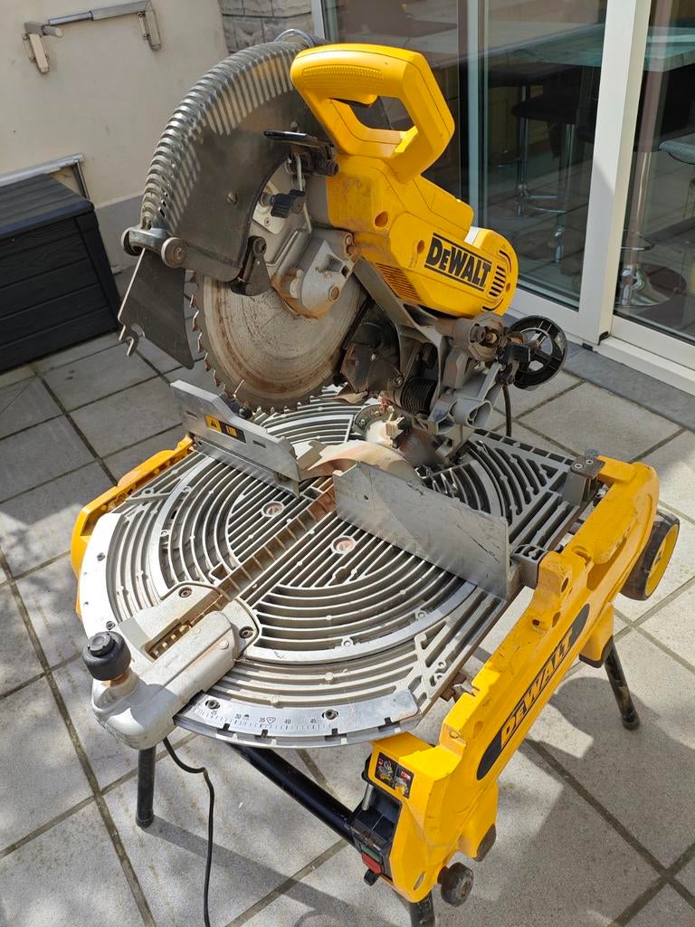 Dewalt flip-over zaag., Ophalen
