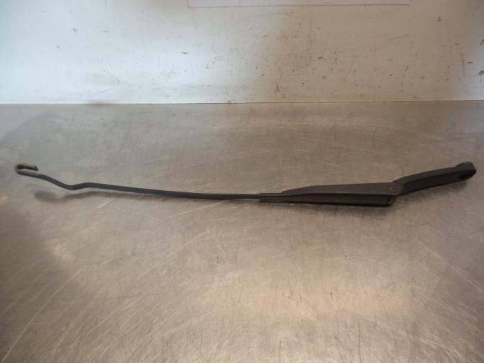 Bras essuie-glace avant d'un Opel Calibra (Calibra 90-), Autos : Pièces & Accessoires, Vitres & Accessoires, Opel, Utilisé, 3 mois de garantie