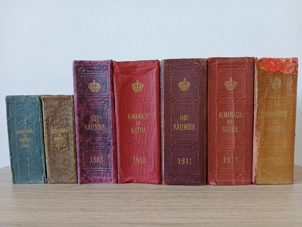 ALMANACH DE GOTHA & HOF-KALENDER 7 volumes (1863 – 1915), Antiek en Kunst, Antiek | Boeken en Manuscripten, Ophalen of Verzenden