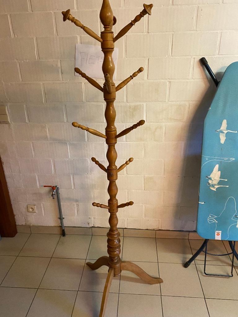 Antieke houten kapstok, Ophalen