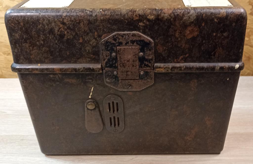 Boitier avec téléphone Allemand FF33 de 1941 ww2, Collections, Envoi, Armée de terre, Autres types