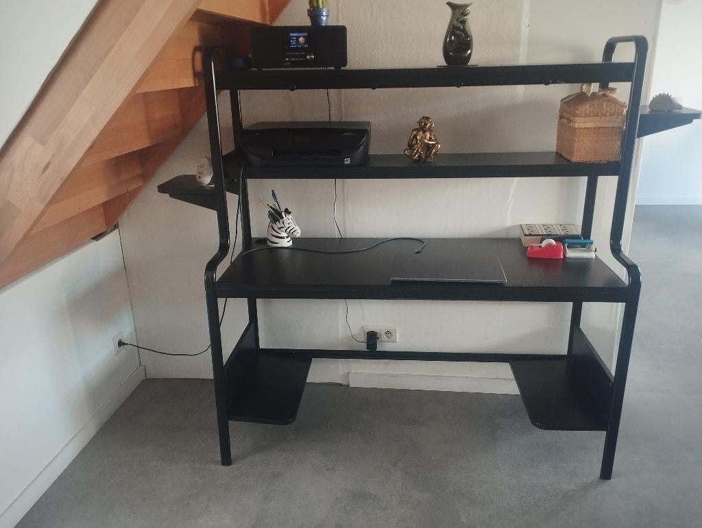 (gaming) bureau, Huis en Inrichting, Bureaus, Gebruikt, Gamingbureau, IKEA, Spaanplaat of MDF, Zwart, Demontabel, Kabelgoot, Ophalen