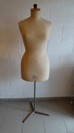 Hivenia Bruxelles buste. op metalen voet., Enlèvement