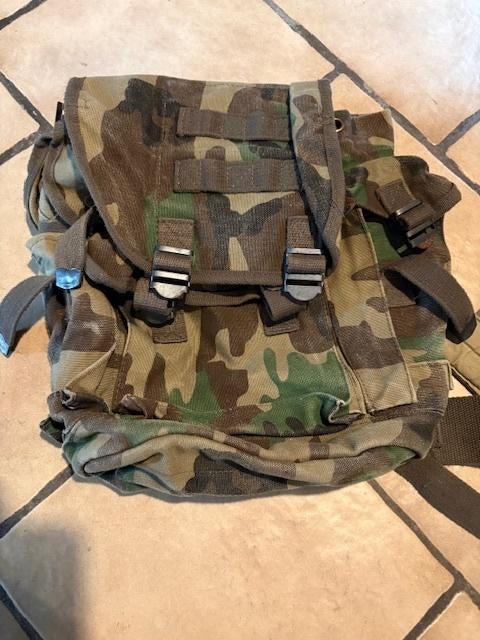 petit sac à dos militaire, Enlèvement ou Envoi, Comme neuf