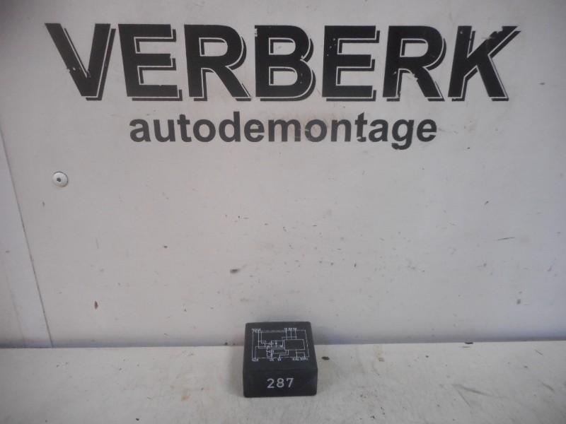 RELAIS Audi 100 Avant Quattro (C4) (443959257b), Auto-onderdelen, Elektronica en Kabels, Audi, Gebruikt