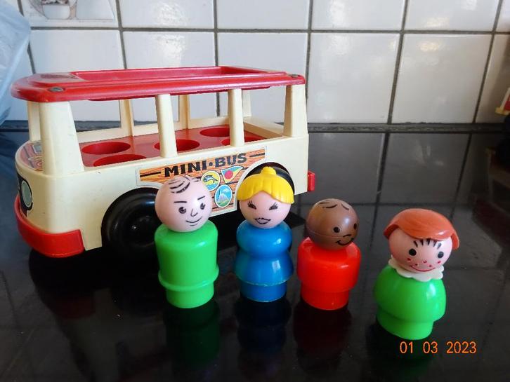 fisher price 141, minibusje met popjes*VINTAGE*, Kinderen en Baby's, Speelgoed | Fisher-Price, Ophalen of Verzenden