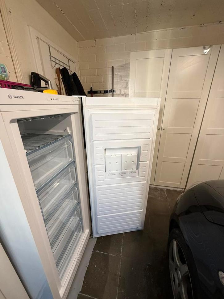 BOSCH DIEPVRIEZER, Elektronische apparatuur, Vriezers en Diepvrieskisten, Gebruikt, Tussenbouw, Vrieskast, 140 tot 160 cm, Minder dan 60 cm