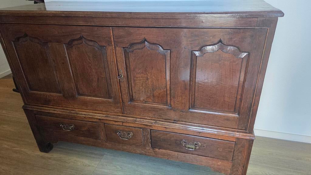 Engelse Antiek Dressoir