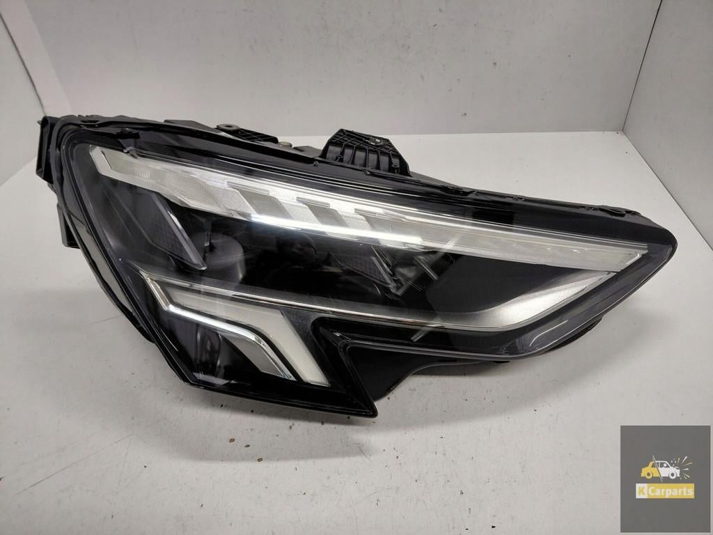 8Y0941034 Audi A3 8Y Phare LED complet droit en parfait tat, AUDI AG, Auto-Union-Strasse 1
85045  Ingolstadt, DE, Audi, Utilisé