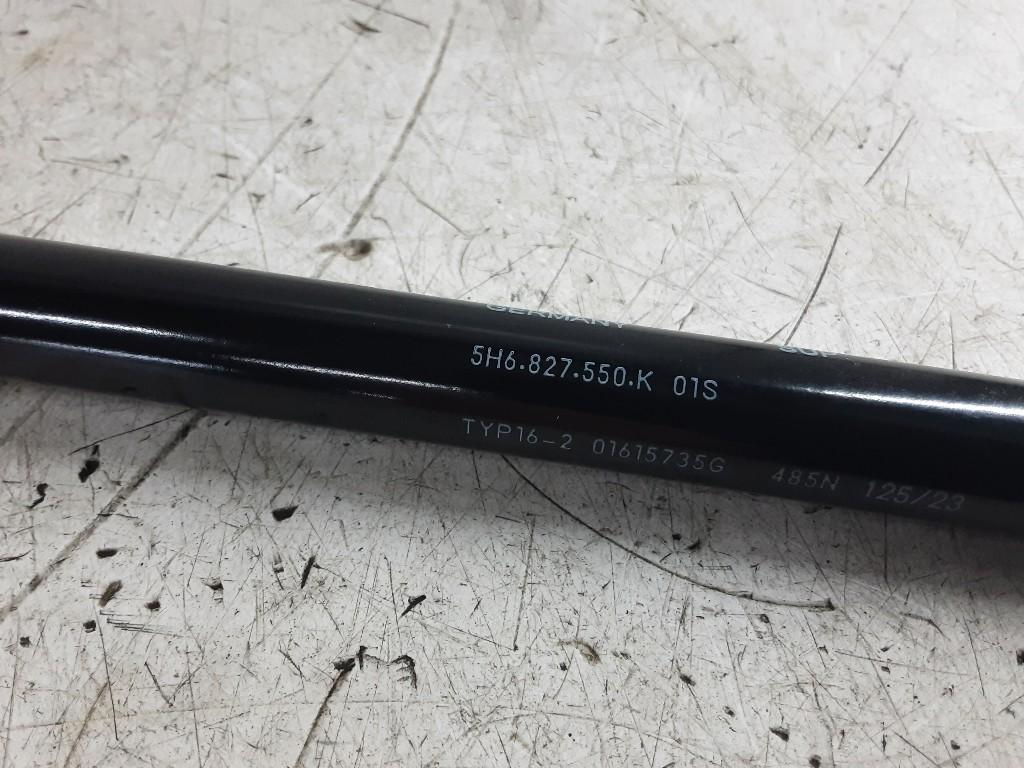 VERIN A GAZ Volkswagen Golf VIII (CD1) (5H6827550K), Autos : Pièces & Accessoires, Volkswagen, Mevr. I. Hauben, Utilisé, Rue de l'Espoir 34 34
4030  GRIVEGNÉE, BE