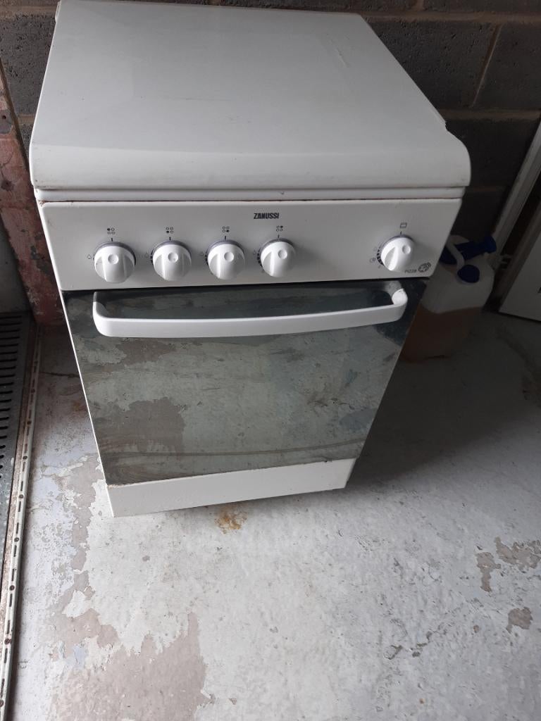 Cuisinière zanussi 4 becs gaz, Gaz, 4 zones de cuisson, Enlèvement, Utilisé