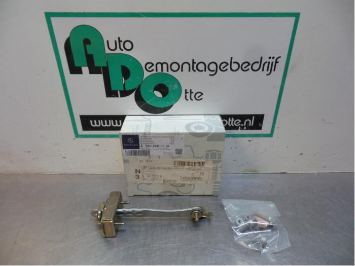 Deurvanger 2Deurs rechts van een Mercedes Sprinter (Sprinter, Auto-onderdelen, Carrosserie, Nieuw, Ophalen of Verzenden