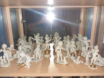 Figurines anciennes en porcelaine allemande, anges dessinés 