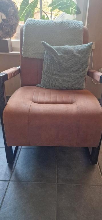 Fauteuil met antraciet metalen frame beschikbaar voor biedingen