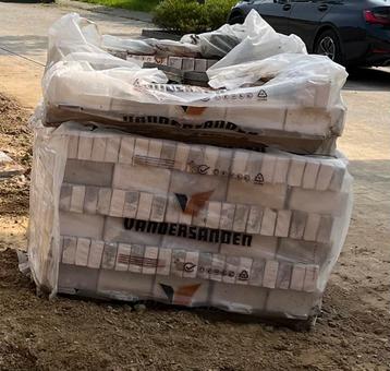 Overgebleven VDS Lima gevelstenen – ideaal voor herstelwerk beschikbaar voor biedingen