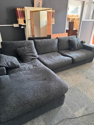 Hoeksalon - zetel beschikbaar voor biedingen