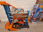 Hotwheels City Ultieme garage met haaienaanval FTB89, Ophalen, Hot Wheels, Handmatig, Racebaan