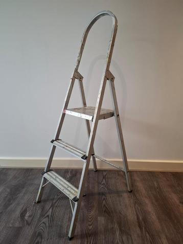 Aluminium opvouwbare schilder ladder beschikbaar voor biedingen