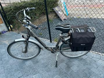 Electrise dames fiets 8 maand oud 28 inch beschikbaar voor biedingen