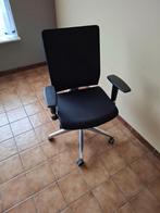 Bureau  kleur zwart en vrrstelbaar, Huis en Inrichting, Stoelen, Ophalen