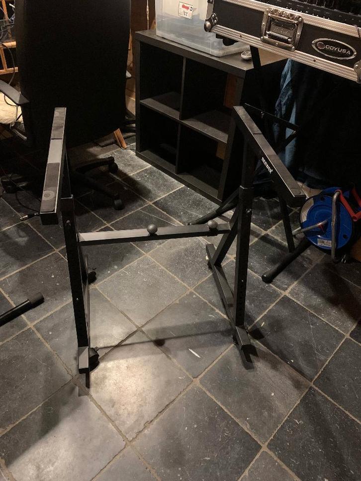 Neewer Heavy Duty Z-Style Keyboard Stand, Musique & Instruments, Pieds, Comme neuf, Pied pour instrument, Clavier ou Synthétiseur