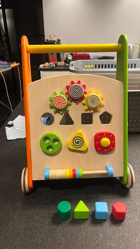 Déambulateur en bois, marque Spielba, en parfait état, Enfants & Bébés, Jouets | Jouets en bois, Neuf, Jouet à Rouler ou à Bascule