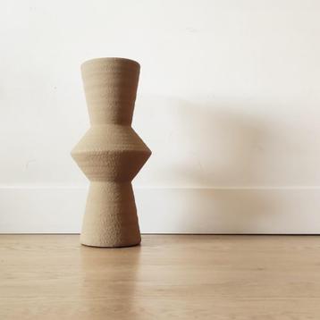 Moderne vaas landelijke/Scandinavische/boho stijl beschikbaar voor biedingen