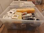 Twee bakken diverse bticino materialen + afdekplaatjes, Ophalen, Nieuw