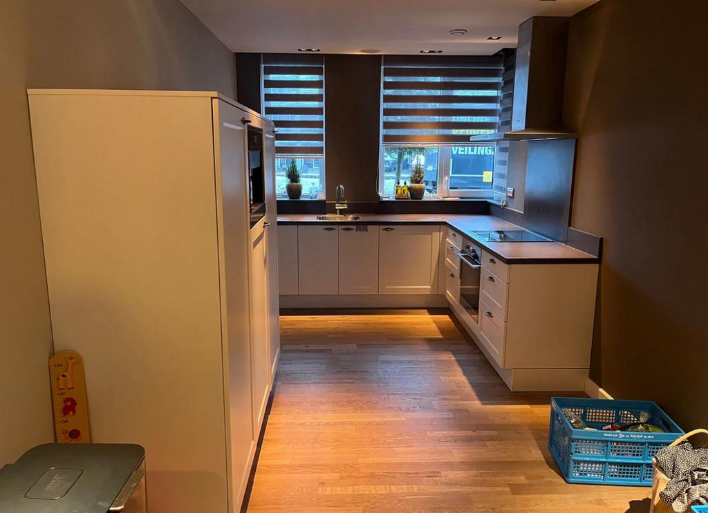 cuisine d’angle style campagne complèt Miele plan quartz, Maison & Meubles, Cuisine | Cuisines complètes, Comme neuf, Blanc, Enlèvement