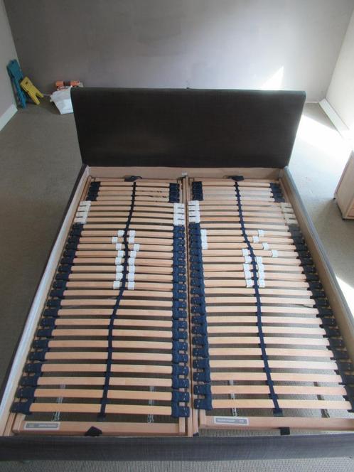bed 160 cm en 2 manueel verstelbare latenbodems, Huis en Inrichting, Slaapkamer | Bedden, Gebruikt, Tweepersoons, 160 cm, Stof