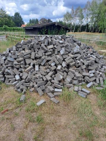 Ca 100m2 klinkers beschikbaar voor biedingen