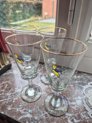 Vier vintage glazen Babycham beschikbaar voor biedingen