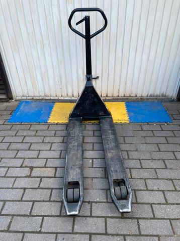 Transpalet / pompwagen beschikbaar voor biedingen