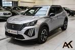 Peugeot 2008 1.2 HYBRID Allure Automaat NIEUW - NAVI / CAMER, Autos, Détection des panneaux routiers, Argent ou Gris, Achat, Euro 6