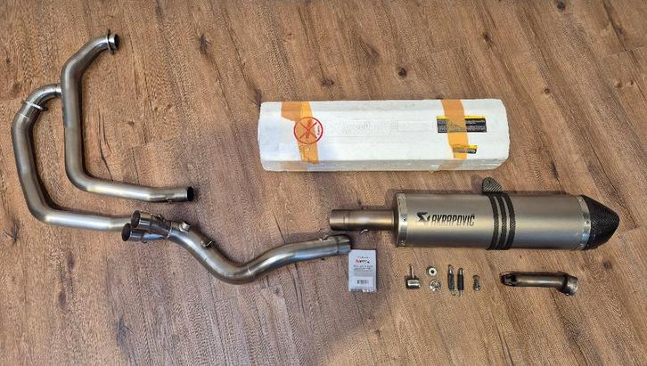 AKRAPOVIC uitlaatlijn BMW F800GS, Motos, Pièces | BMW, Utilisé, Enlèvement ou Envoi