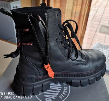 Revolt boot LW Black "Palladium" maat 40 