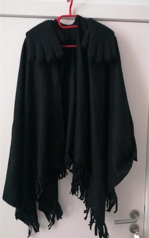Au choix 5€/pièce - Cape,/gant - Echaroe - Blouse, Kleding | Dames, Overige Dameskleding, Gedragen, Ophalen