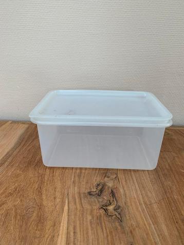 grande boîte tupperware, Enlèvement