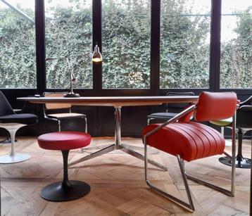 tabouret tulipe eero saarinen ,tafels , stoelen, platner 