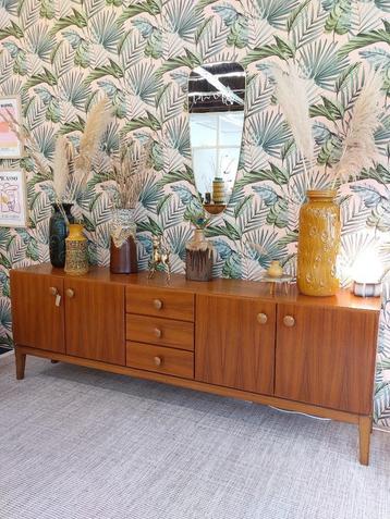 Vintage dressoir / sideboard met ronde grepen beschikbaar voor biedingen