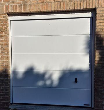 Garage (21,6m²) met hoge poort (2m60) centrum Zaventem beschikbaar voor biedingen
