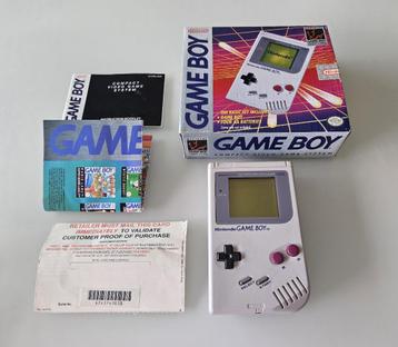 Game Boy Classic in doos met vergrootglas en Sound boy beschikbaar voor biedingen
