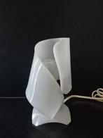 Kleine designlamp uit de jaren 70 in metachrylaat, Verzamelen, Retro, Ophalen