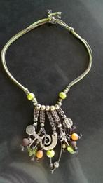 Joli collier IKITA cuir et coton perles et breloques, Brun, Autres matériaux, Avec pendentif, Utilisé
